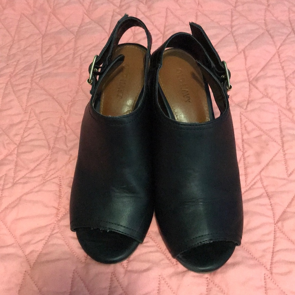 Old Navy girls wedges.